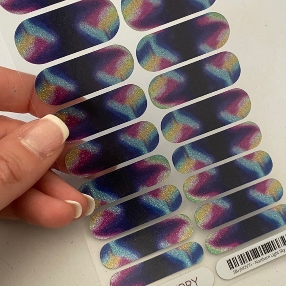 🆕 Jamberry NORTHERN LIGHT SKY Full Sheet Nail Wraps